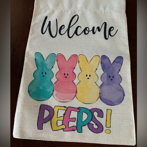 Set of 4 garden flags. - Picture 2 of 7